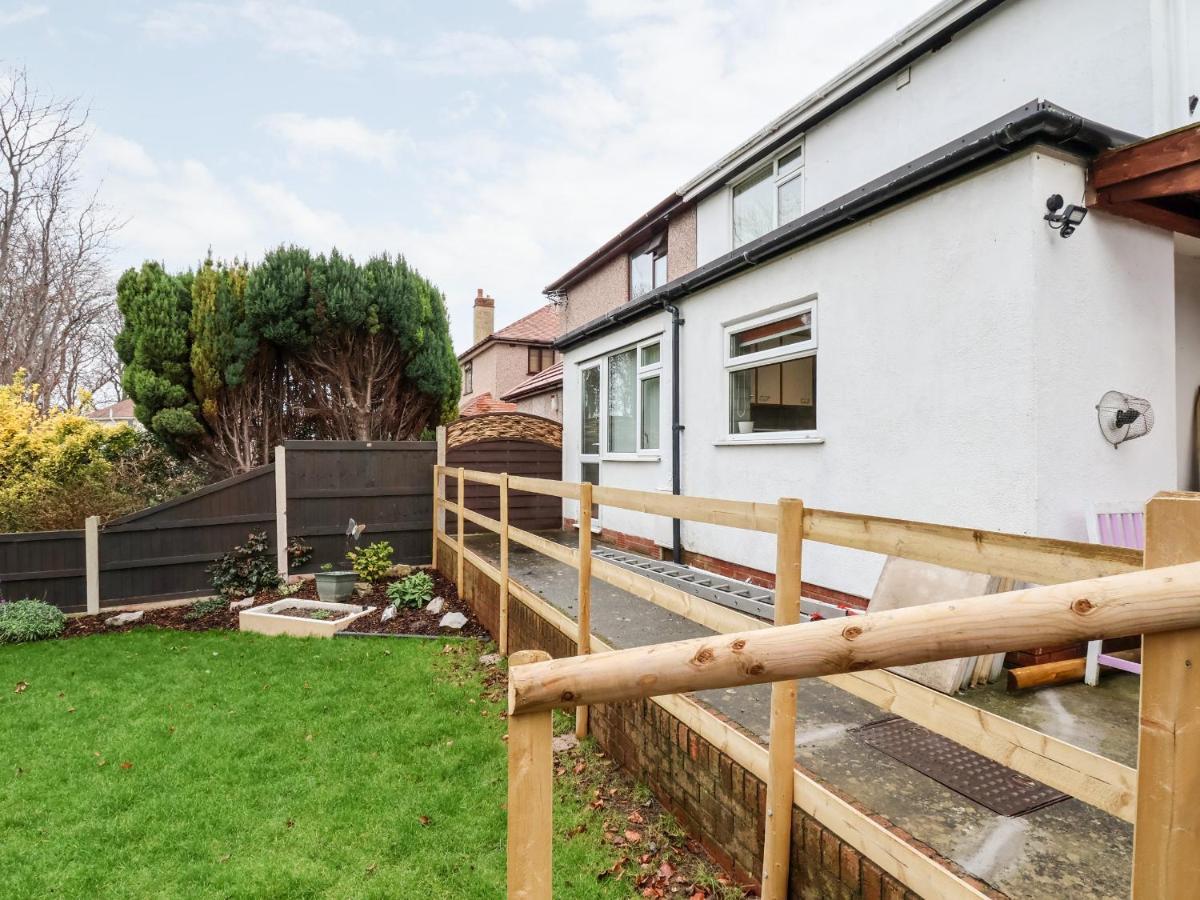 The Hollies Vila Prestatyn Exterior foto